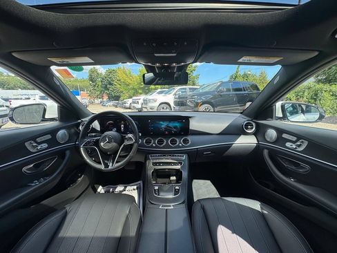 Used 2023 Mercedes-Benz E 350 4MATIC Sedan image 25