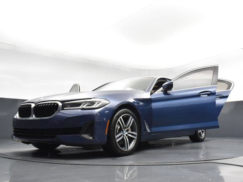 Used 2021 BMW 530i xDrive w/ Convenience Package AWD/4WD image 29