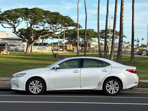 Used 2013 Lexus ES 350 FWD image 2