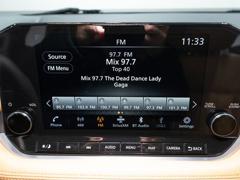 Used 2023 Nissan Rogue Platinum image 18