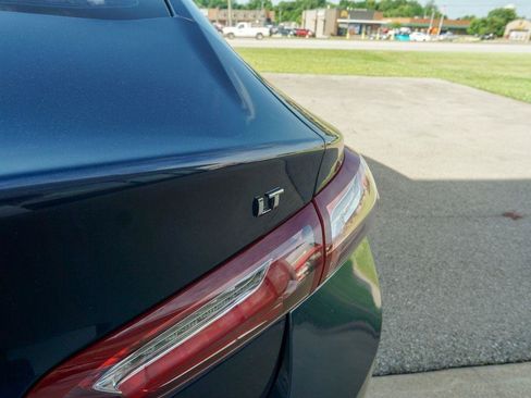 Used 2019 Chevrolet Malibu LT FWD image 9