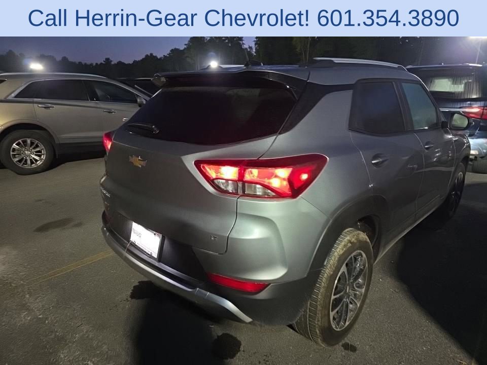 Used 2025 Chevrolet TrailBlazer LT FWD image 3