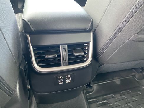 Used 2025 Subaru Outback Premium image 32