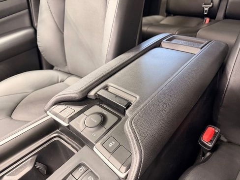 Used 2024 Toyota Grand Highlander AWD Hybrid image 33