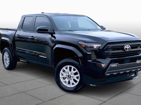 Used 2024 Toyota Tacoma SR5 image 3