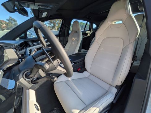 New 2025 Porsche Panamera image 5