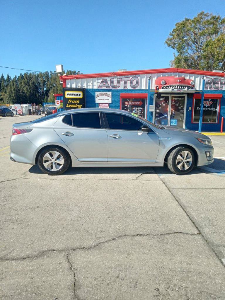 Used 2015 Kia Optima LX FWD image 2