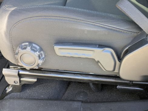 Used 2022 Jeep Wrangler Sport S image 19