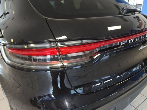 Used 2023 Porsche Macan AWD/4WD image 29