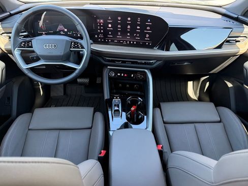 Certified 2025 Audi Q5 Premium Plus w/ Premium Plus AWD/4WD image 2