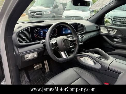 Used 2025 Mercedes-Benz GLS 450 4MATIC image 13