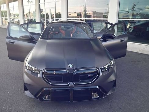 Used 2026 BMW M5 w/ Executive Package AWD/4WD image 32