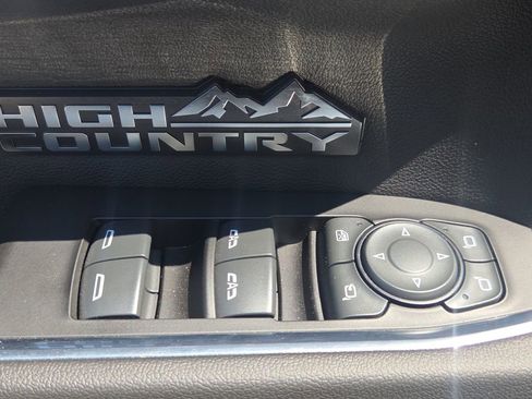 Used 2022 Chevrolet Silverado 1500 High Country w/ Z71 Off-Road Package image 32