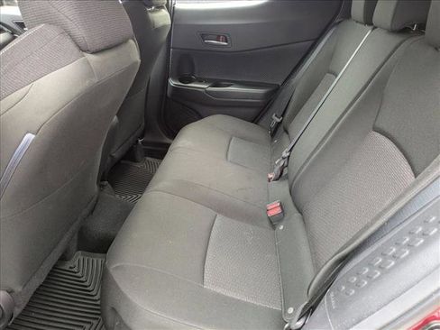 Used 2019 Toyota C-HR XLE FWD image 16