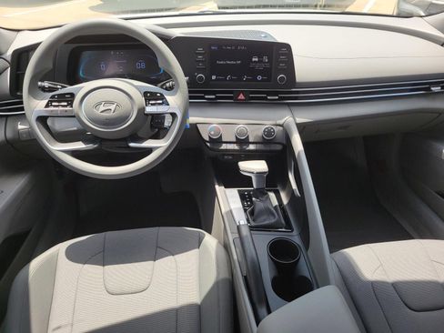 New 2026 Hyundai Elantra SE FWD image 11