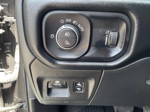 Used 2021 RAM 1500 Big Horn RWD image 16