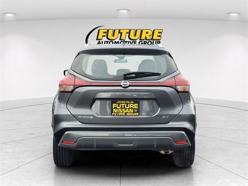 Certified 2021 Nissan Kicks SV image 8