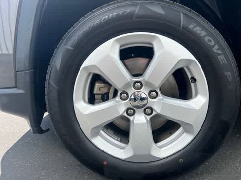 Used 2018 Jeep Compass Latitude image 10