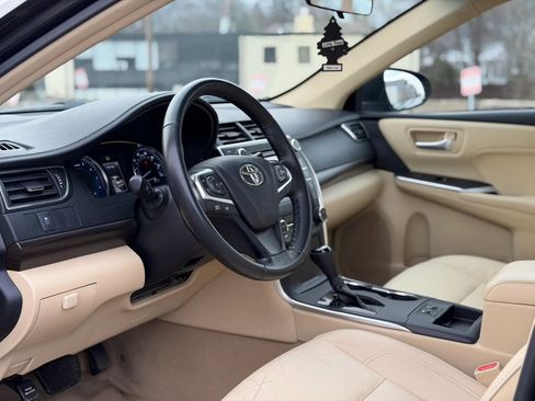 Used 2017 Toyota Camry XLE FWD image 18