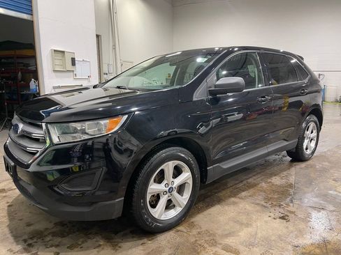 Used 2018 Ford Edge SE image 3