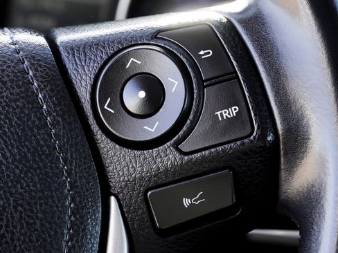 Certified 2018 Toyota RAV4 XLE image 34