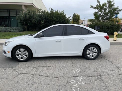Used 2015 Chevrolet Cruze LS image 5