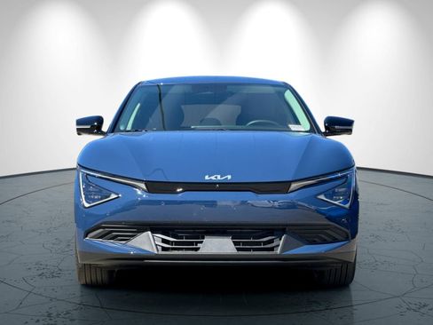 New 2025 Kia EV6 Light w/ Light LR Technology Package image 9