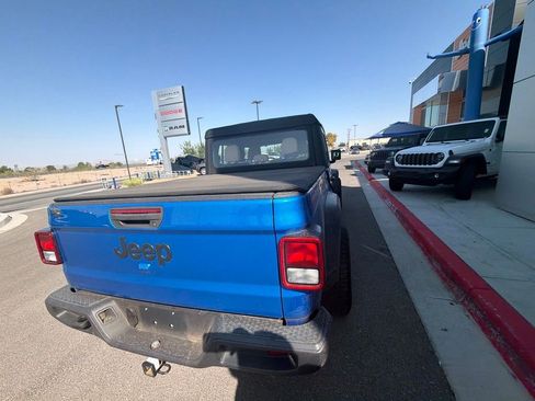 Used 2022 Jeep Gladiator Sport AWD/4WD image 14
