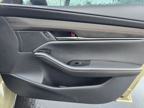 Used 2024 MAZDA MAZDA3 s image 42