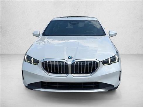 Certified 2024 BMW 530i w/ Premium Package RWD image 2