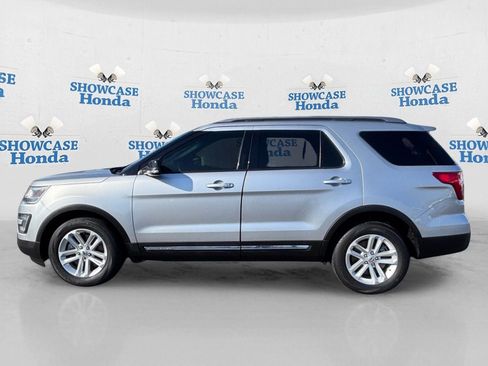 Used 2016 Ford Explorer XLT w/ Equipment Group 202A FWD image 4