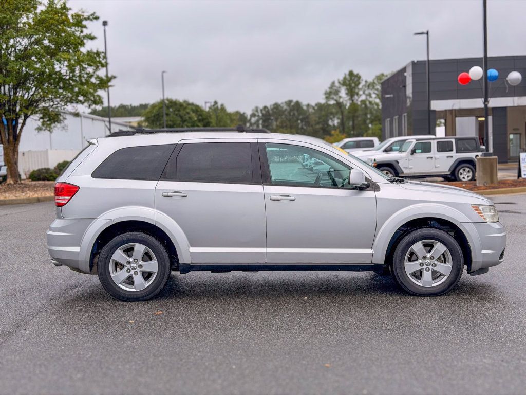 Used 2010 Dodge Journey SXT w/ Flexible Seating Group FWD image 8