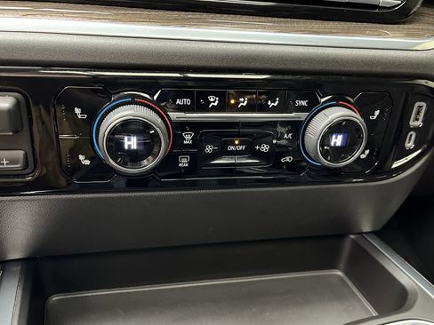 Certified 2022 Chevrolet Silverado 1500 RST w/ All Star Edition Plus AWD/4WD image 25