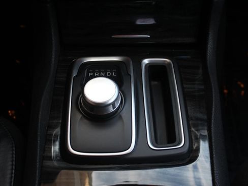 Used 2016 Chrysler 300 Limited w/ Driver Convenience Group image 29