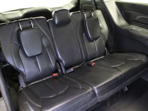Used 2020 Chrysler Pacifica Touring-L Plus FWD image 16