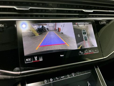 Used 2023 Audi Q8 Prestige w/ Prestige Package image 23
