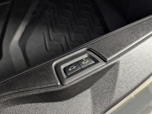 Used 2025 BMW X7 M60i AWD/4WD image 18