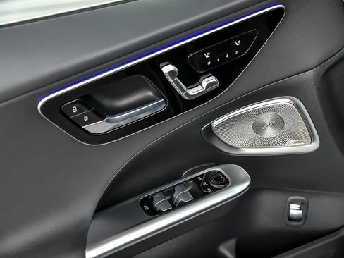 Certified 2025 Mercedes-Benz C 300 4MATIC Sedan image 11