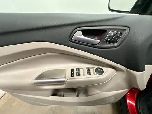 Used 2017 Ford Escape Titanium AWD/4WD image 18