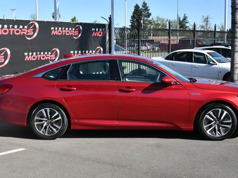 Used 2021 Honda Accord Hybrid image 9
