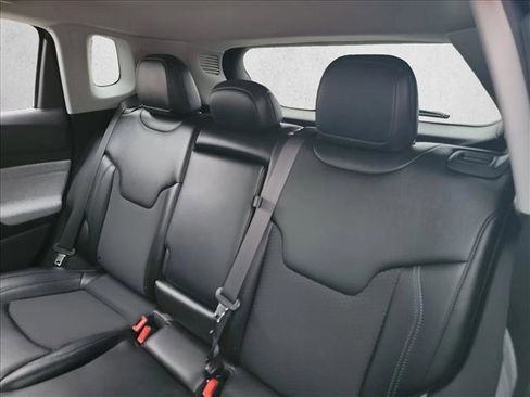 Used 2022 Jeep Compass Latitude image 14