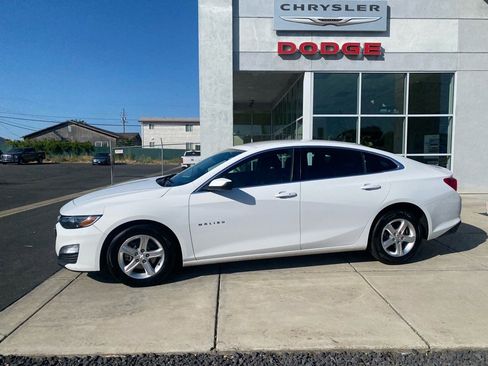 Used 2020 Chevrolet Malibu LS w/ Driver Confidence Package II image 3