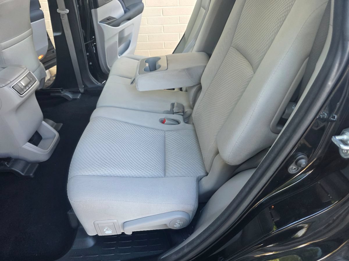 Used 2016 Toyota Highlander LE FWD image 22