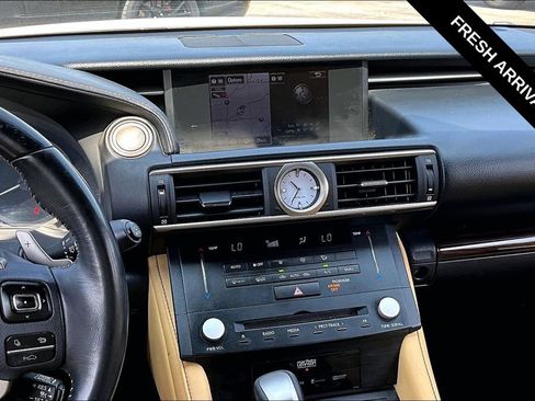 Used 2015 Lexus RC 350 w/ Luxury Package RWD image 9