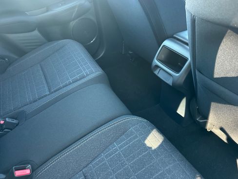 Certified 2025 Honda HR-V LX image 29