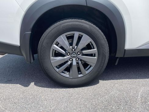 Used 2024 Nissan Pathfinder S AWD/4WD image 7
