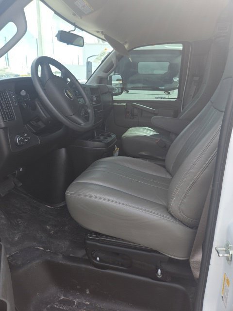 Used 2025 Chevrolet Express 2500 w/ Driver Convenience Package RWD image 22