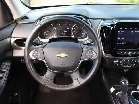 Used 2020 Chevrolet Traverse LT image 15