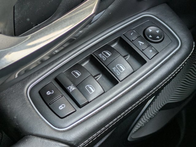 Used 2020 RAM 1500 Limited w/ Black Appearance Package AWD/4WD image 24