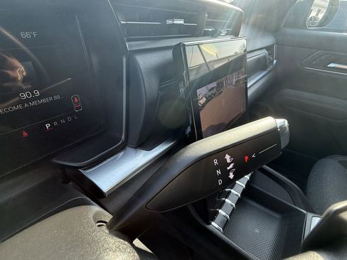 Used 2025 GMC Terrain Elevation image 17